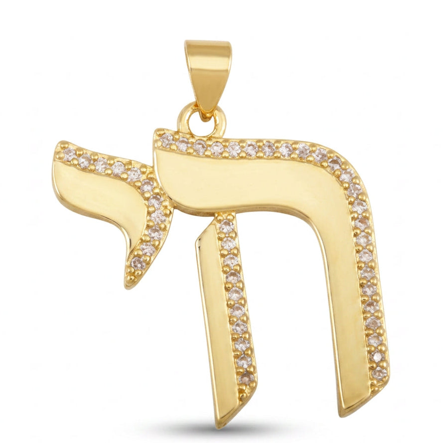 Gold chai pendant set with pavé crystal